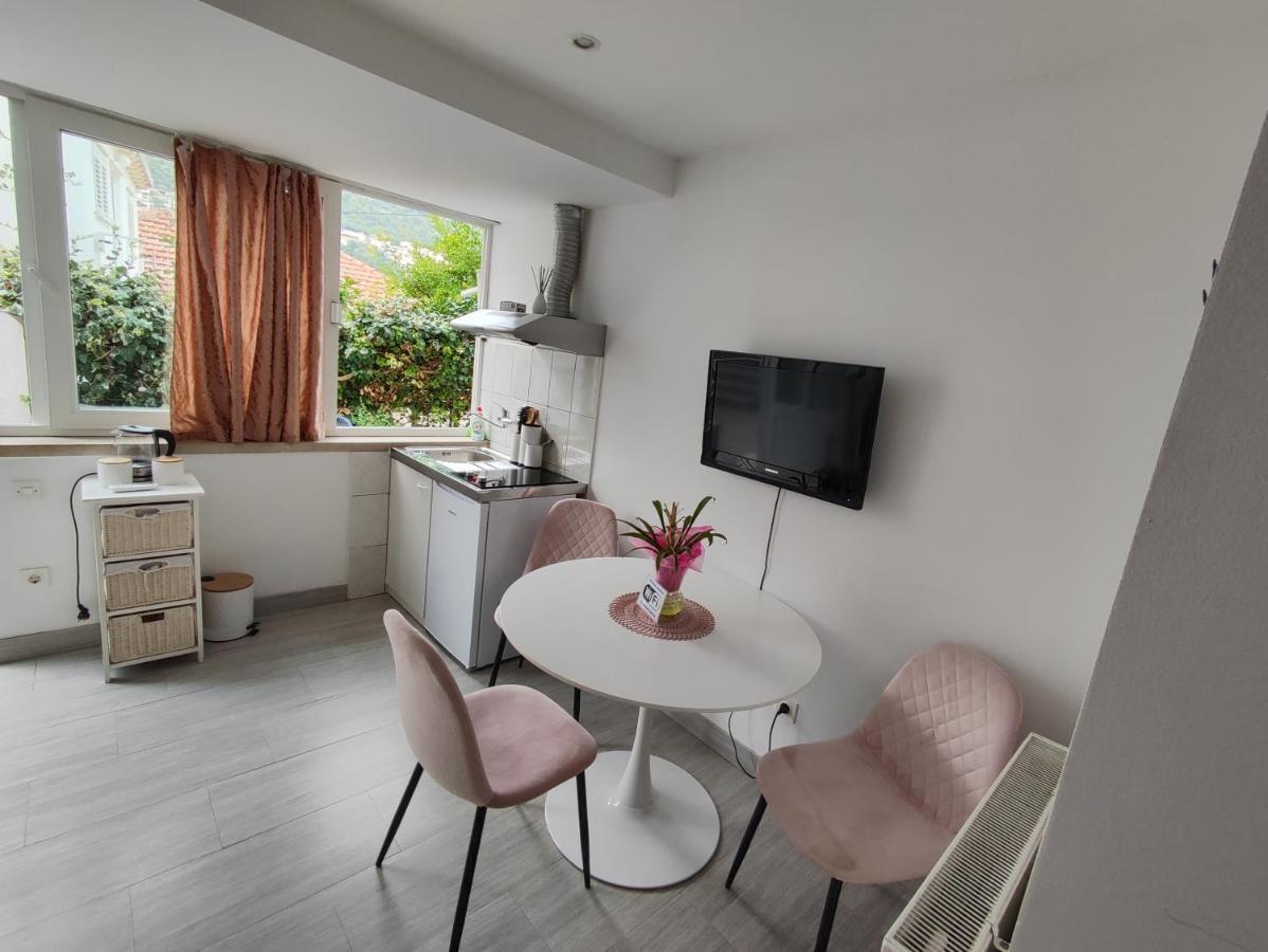 Zoric Apartments & Rooms 2 Дубровник Екстериор снимка