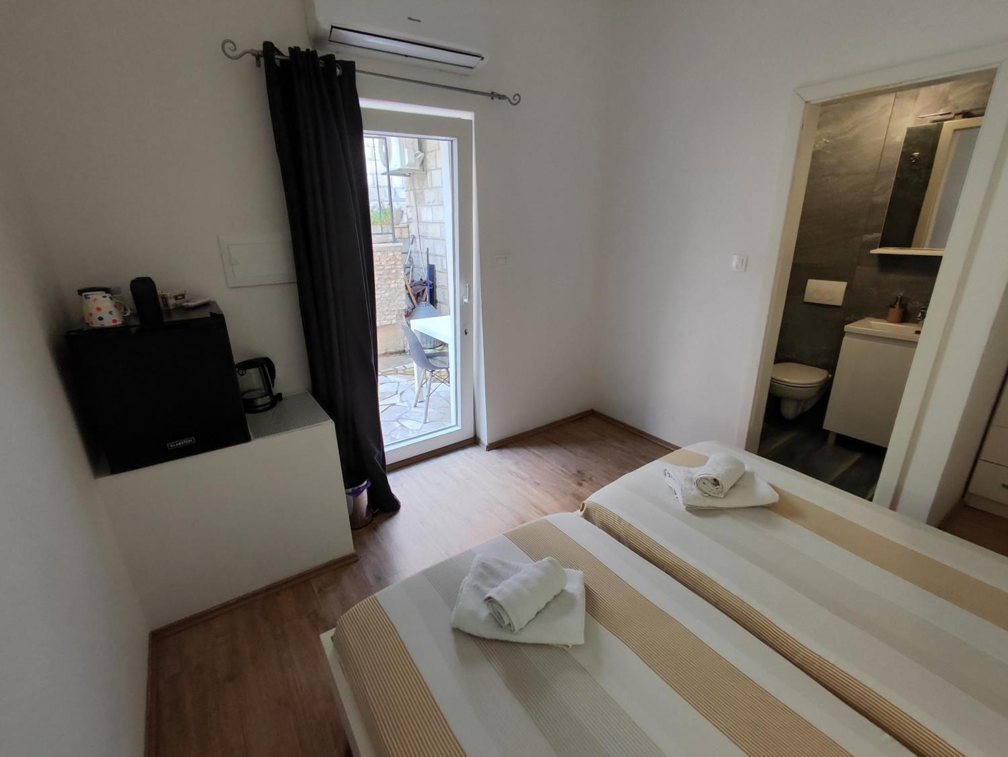Zoric Apartments & Rooms 2 Дубровник Екстериор снимка